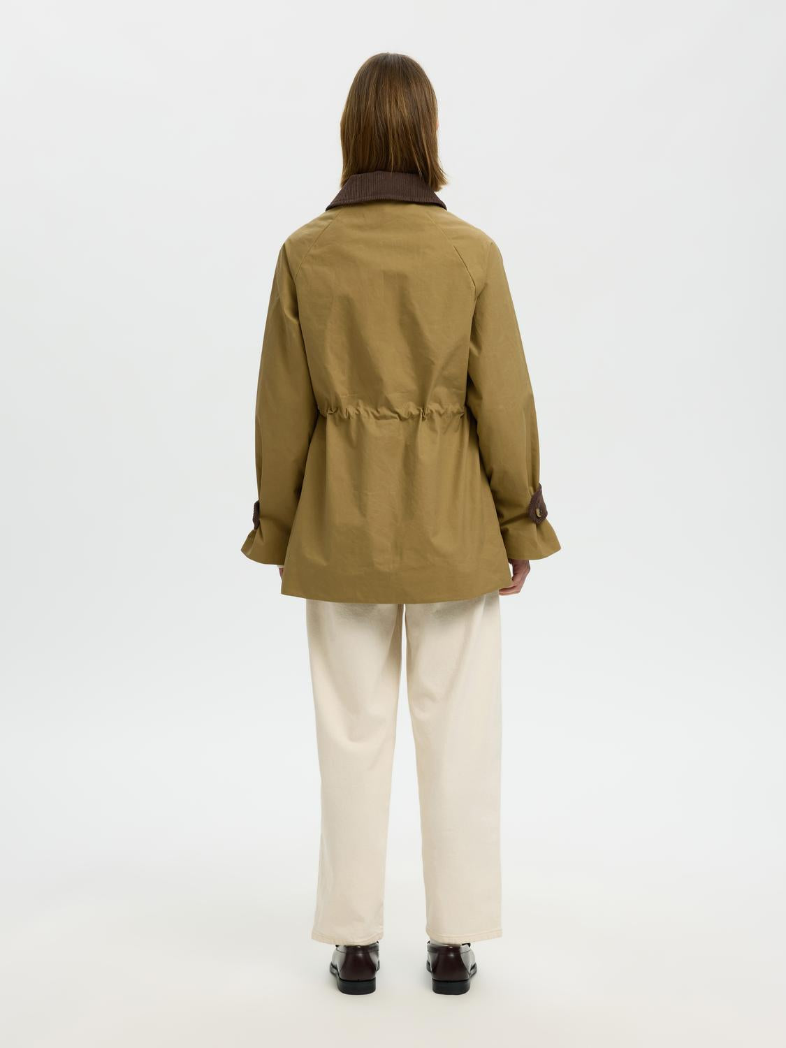 model_shot-back